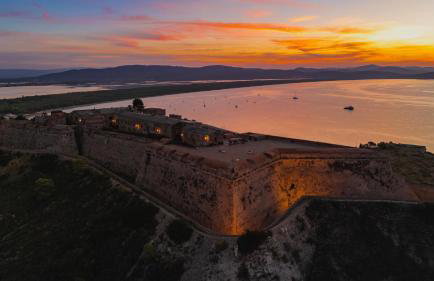 Exclusive House Inside Historic Fortress - Photo 4