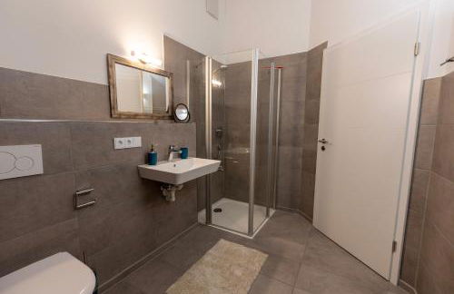 Gaul Lodge - für bis zu 8 Gäste, inkl Königscard, 4 Schlafzimmer, 2 Bäder, große Küche, gratis Parken & WLAN, Self Check-in - Foto 27