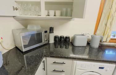 Modern & Cosy 3 Bedroom Inverkeithing home- Ideal for Edinburgh Dunfermline & St Andrews with Free Parking - Foto 32