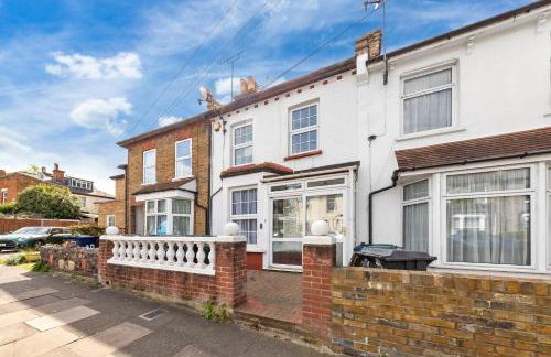 4BR North London I WiFi, Garden, Near Shops - Foto 71