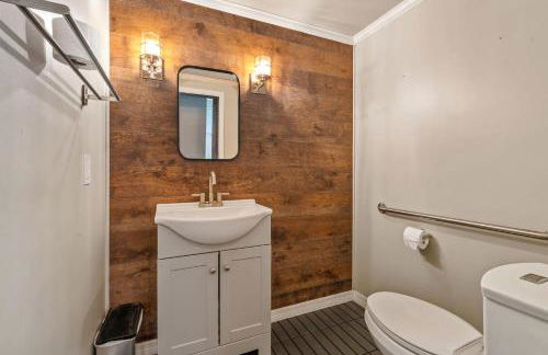 Tropic Bliss l Backyard Oasis l Mins to DNTN - Foto 42