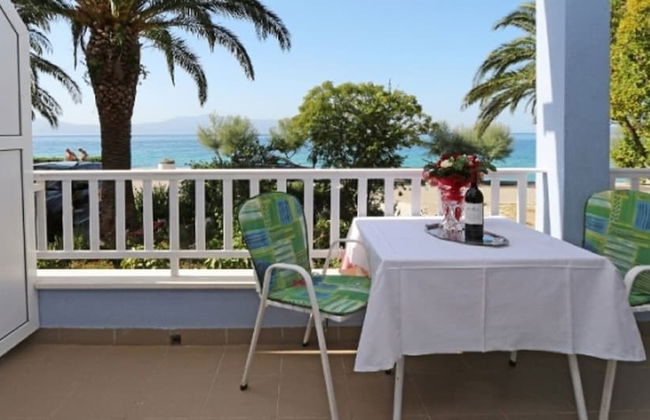 Tomo 1 - at the Beach - RA1 - Photo 1