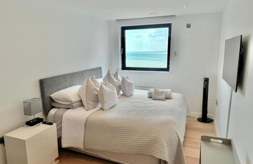 The Lookout-Sea Views-Balcony-Free parking - Foto 25