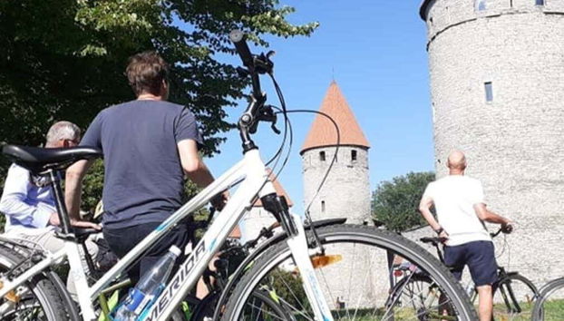 Tour en bicicleta por Tallin para cruceros
