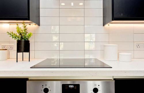 Modern Central 2 Bed Apartment with Parking - Foto 6