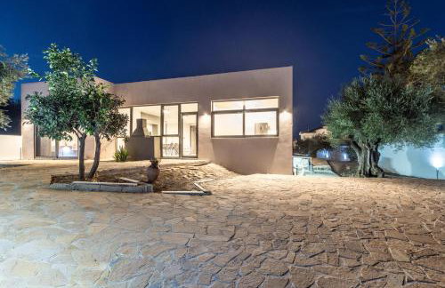 Nopi Exclusive Villa, A Sunlit Retreat by MindYourVilla - Foto 53