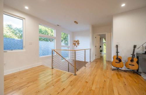 Modern Fountain Square Mansion with Hot Tub & Rooftop Patio- Family Friendly - Foto 23