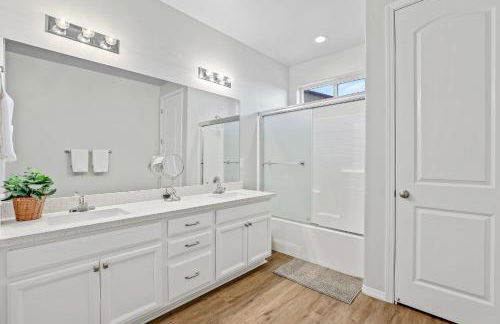 Beautiful Newly Built Home with Central AC - Foto 22