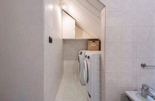 [Jacuzzi & Free Parking] 15 min to Arena - Foto 8