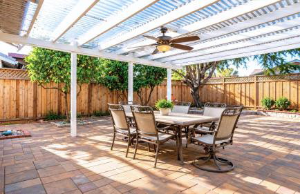 Grand Lux 4BR Prime Location & Serene Yard - Foto 8