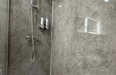 The Drapers - by Caithness Luxury Apartments NC500 - 4 Bedroom Luxury Central NC500 Apartment-Sleeps 8- Sleeps Work teams upto 4 & holiday makers upto 8 - BUDGET FRIENDLY FOR LONG STAY TRADES - CONTACT US - - Foto 16