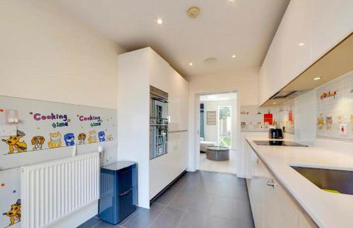 Pass the Keys 53 Austin Drive · Modern Townhouse near Addenbrookes Own Parking - Foto 13