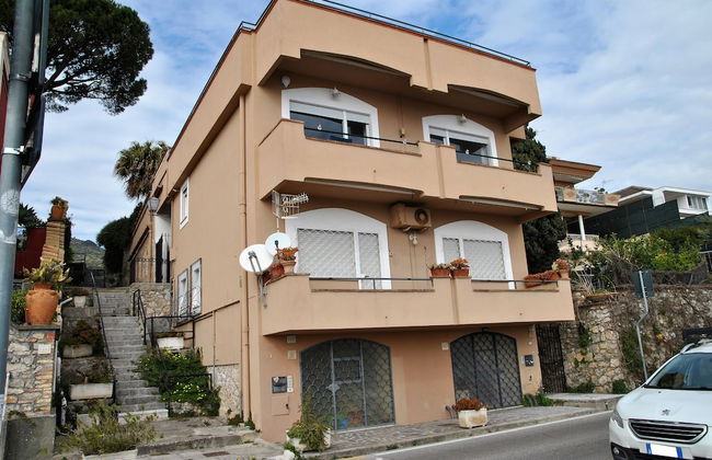 Edy sea View Holiday Apartment - Photo 18