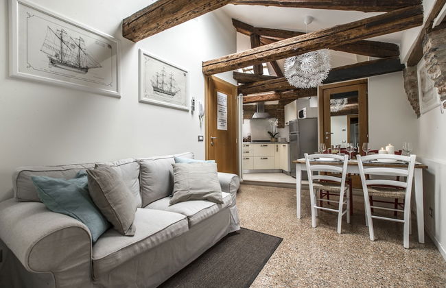 Design District Apartment R&R - Photo 9