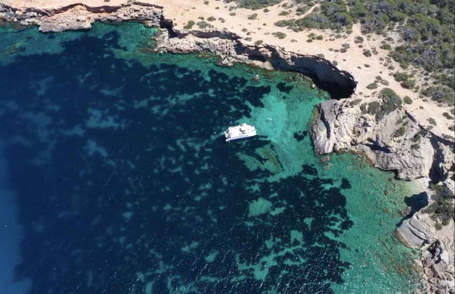 Paseo en barco por Cala Bassa y Cala Conta - Foto 3