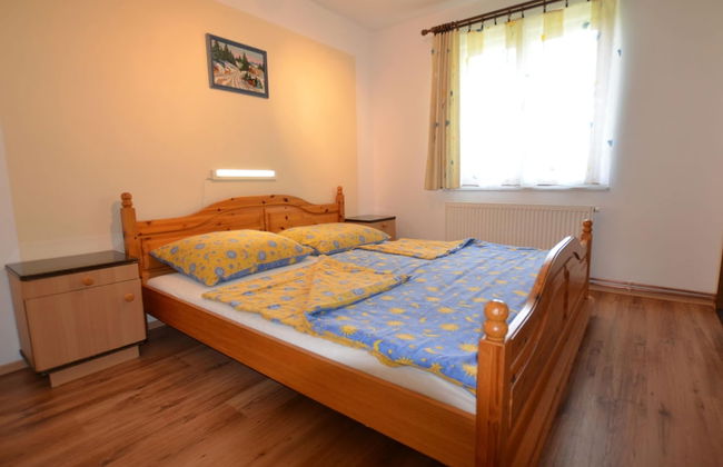 House With the Pool and Fenced Garden, Great View at Trosky Castle - Photo 3