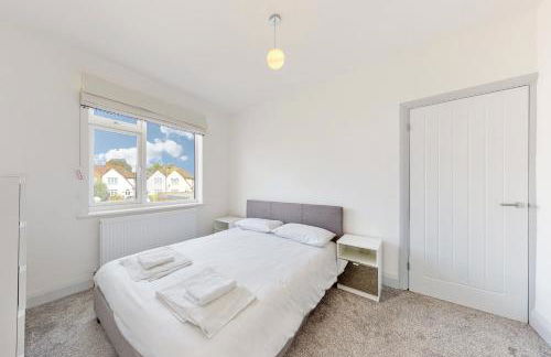 Modern 3 bedroom House with garden & private parking - Foto 12