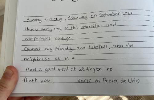 3 Bed Countryside Cottage in Harrogate with free parking and strong wifi - Photo 51