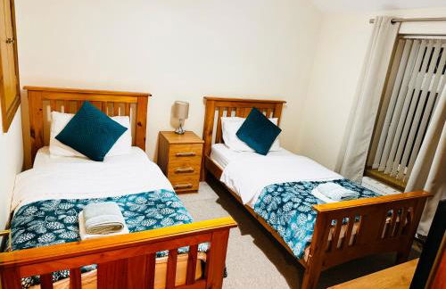 Gethin Lodge cosy Holiday cottage Near BPW with secure double garage with cctv sleeps up to 6 guests - Photo 5