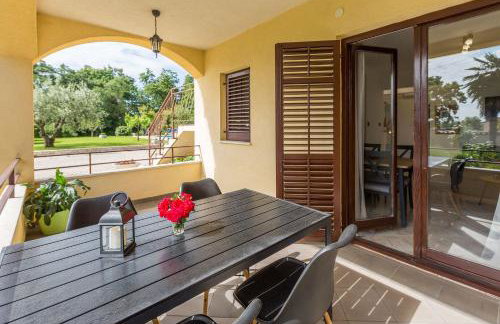 Hundefreundliches Apartment mit Pool, Kinderspielplatz, Outdoor-Kueche, Grill - Photo 20