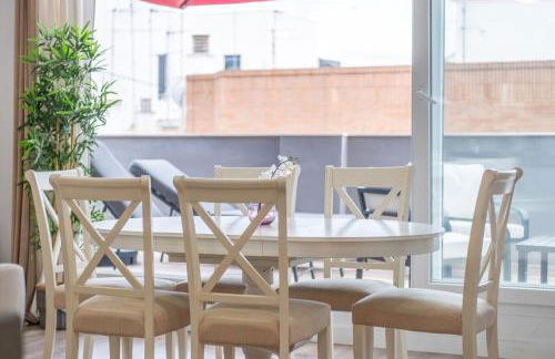 Spacious Penthouse with Private Terrace - Photo 6