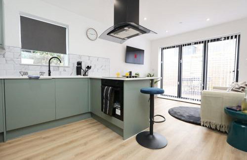 Chic 2 Bed Flat near Central Cardiff - Photo 10