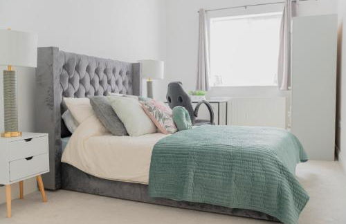 Portsmouth City Centre Modern Apartment - with Free Parking - Photo 12