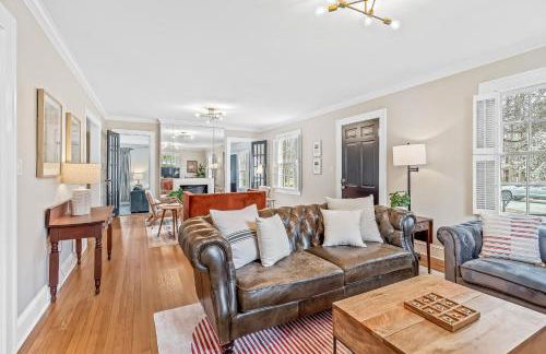 Luxurious Retreat in Historic Downtown Burlington Downstairs Only - Foto 42