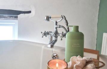 Historic 1629 May Cottage with Hot Tub - Photo 18