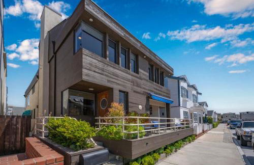 4 bedroom Home in Quiet Neighborhood near Beach - Photo 1