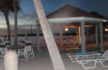 Affordable Two Bedroom Tropical Condo - Private Beach, Pools, Hot Tub - Foto 44