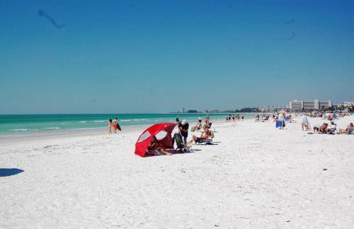 Paradise Heated Pool Home Near IMG and Siesta Key Beach - Photo 36