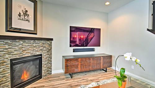 Modern Anchorage Townhome - By Delaney Park Strip! - Foto 5