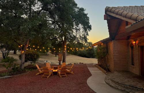 NEW LISTING, Near Yosemite South Gate entrance and town, King bed, Hot Tub, BBQ, Firepit & Mountain Views - Foto 11