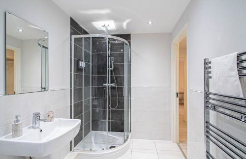 2BR River View Leeds Dock Apartment l Free Parking - Foto 10