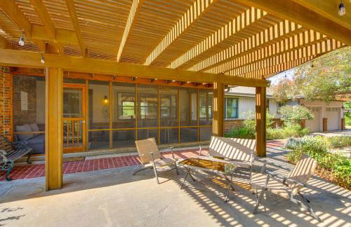 Kansas Gem with Fire Pit and Views 10 Mi to Dtwn! - Foto 15