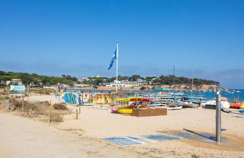 SeaBreezeHeaven - Sea View Apartment, Pool & Spacious Terrace with BBQ - 50m from Sant Pol Beach - Foto 9