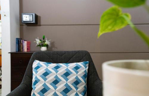 Seascape Village - Spacious 3-Bed Apartment with Private Garden and Parking - Foto 22