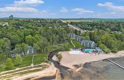Gorgeous Grand Traverse Bay Beach Front Condo - Foto 14