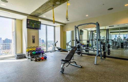 Atlanta Midtown High-Rise Condo With King Bed Free Parking and Balcony With View - Foto 9