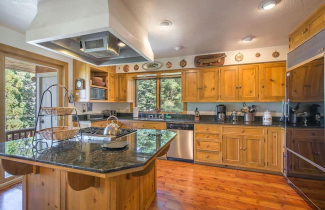 Ellis Peak by Avantstay Beautiful Mckinney Cabin w/ Filtered Lake Views - Foto 16