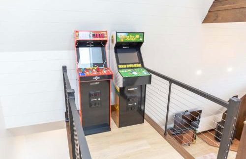 TreeTops Ayframe, Supersized AFrame on the River with Hot Tub - Foto 25