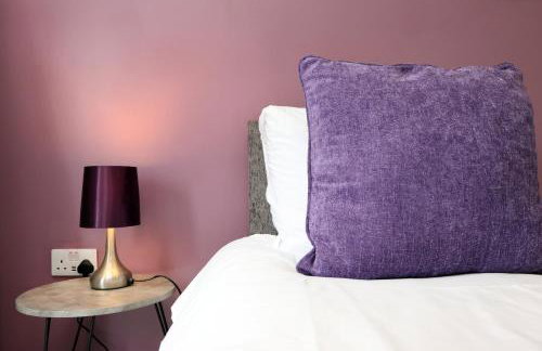 large 2 bed central apartment with balcony and private parking - Foto 46