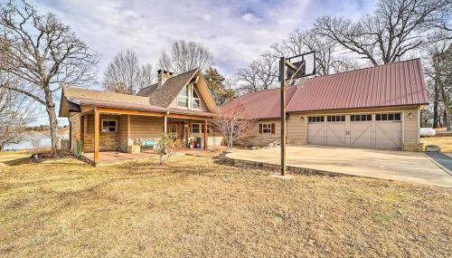 Lakeside Haven with Sandy Beach, Sleeps 12, 3 Bath - Foto 4