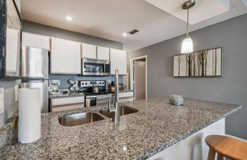 FABULOUS New Decor, Near Dis, Fireplace, Star Wars Children's BR, Next To Pool, LOW rates! - Foto 76