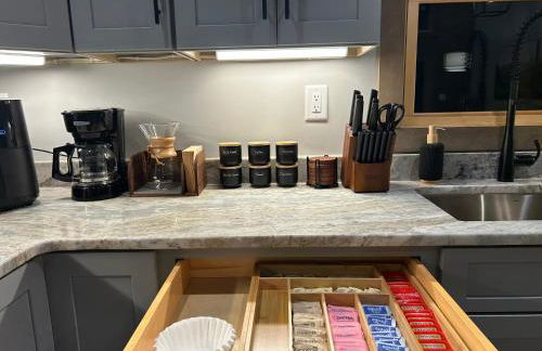 Lux Blue Ridge Cabin, Hot tub, Swing, PingPong! - Foto 55