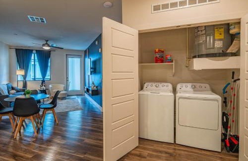 Chic Retreat Near Kierland Golf Pool Gym Washer DryerD - Foto 32