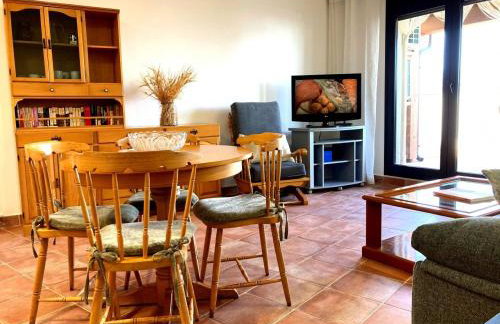 Quiet apartment in the heart of town with a large terrace l'Abatanador - Foto 7