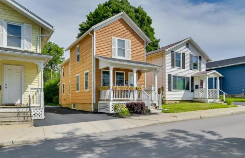 Walk to Parks and Dining Cozy Canandaigua Home! - Foto 3