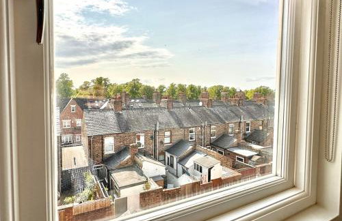 Montrose House - Photo 41